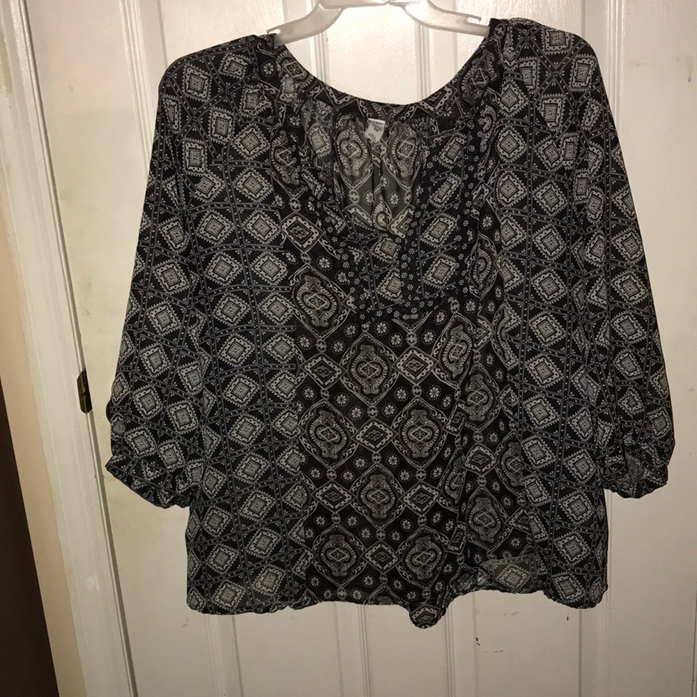Black & white Patterned blouse